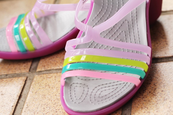 crocs isabella mini wedge w